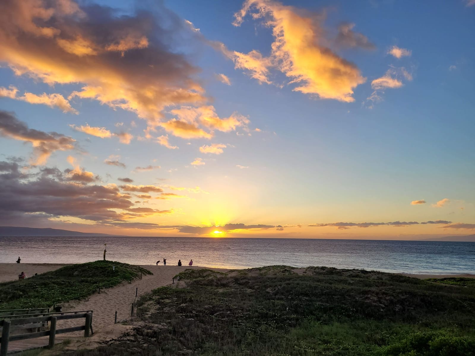 20231215 174147 — Maui beach scene